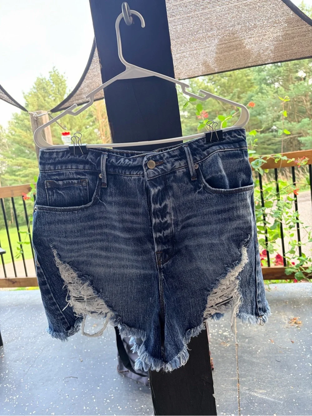 Good American Distressed Dark Blue Denim Women's Shorts